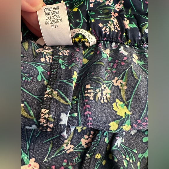 New VICTORIA’S SECRET Wild Flower Sleep Shorts Pajama Bottoms Floral Satin Blue - Picture 8 of 9